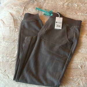 FIGS Women’s scrubs